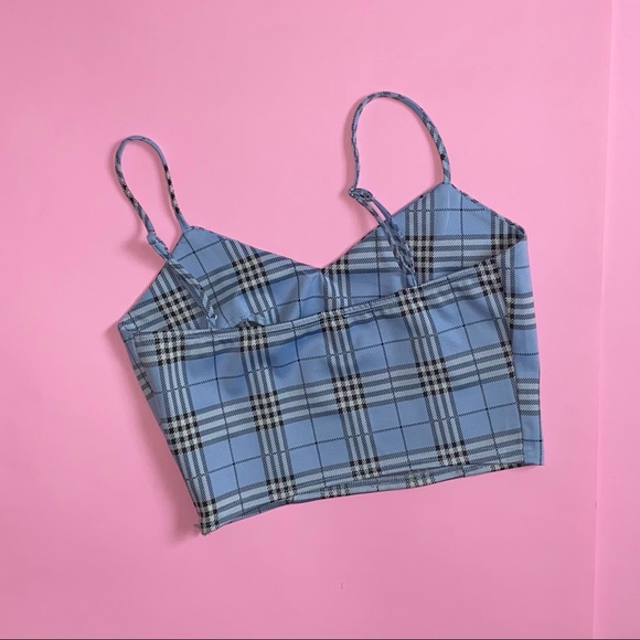 Trendy crop by LOVETREE - Picture 3 of 3